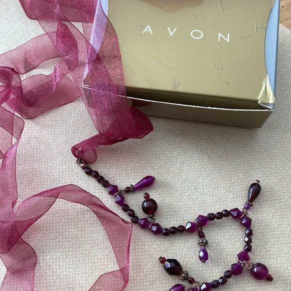 Avon Vintage Purple Burgundy Beaded Choker Statement Ribbon Necklace | NIB N12 - Picture 3 of 14